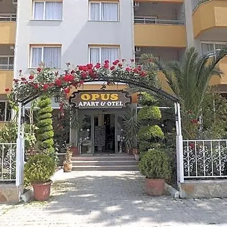 Opus فندق